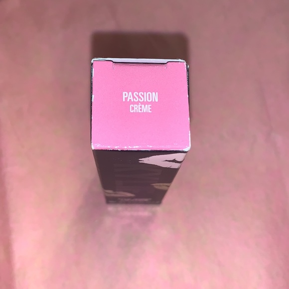 Kylie Jenner lipstick 💄 - Picture 4 of 9